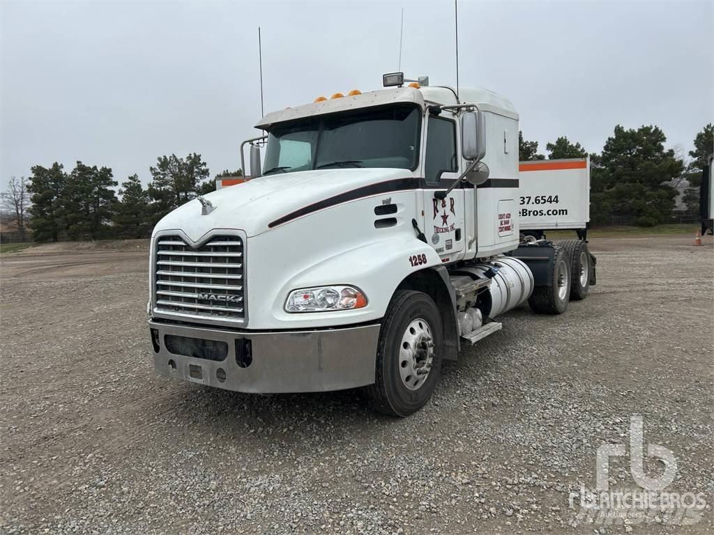 Mack CXU613 Dragbilar