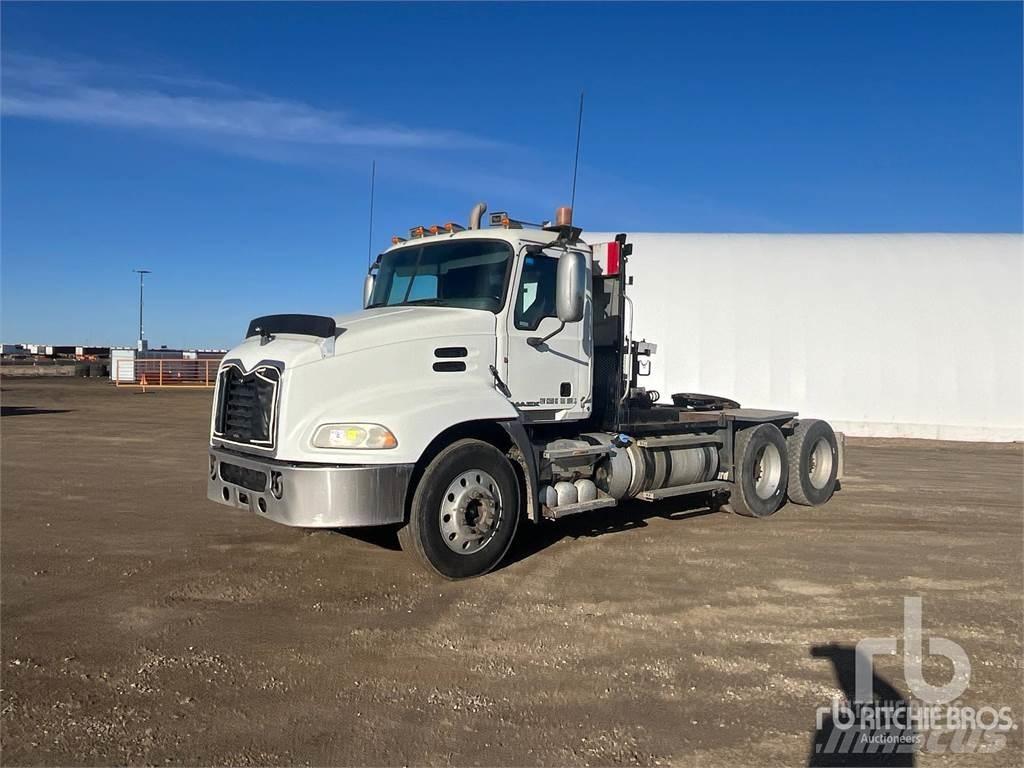 Mack CXU613 Dragbilar