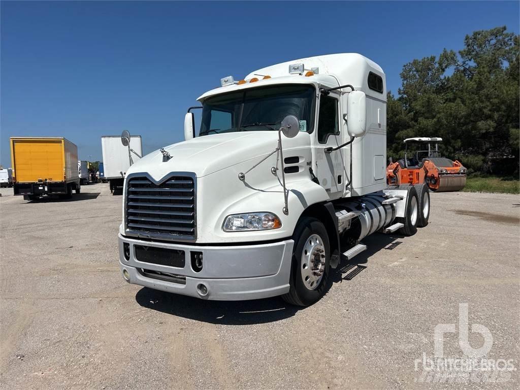 Mack CXU613 Dragbilar