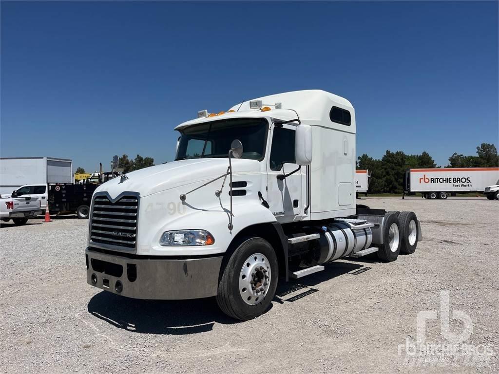 Mack CXU613 Dragbilar