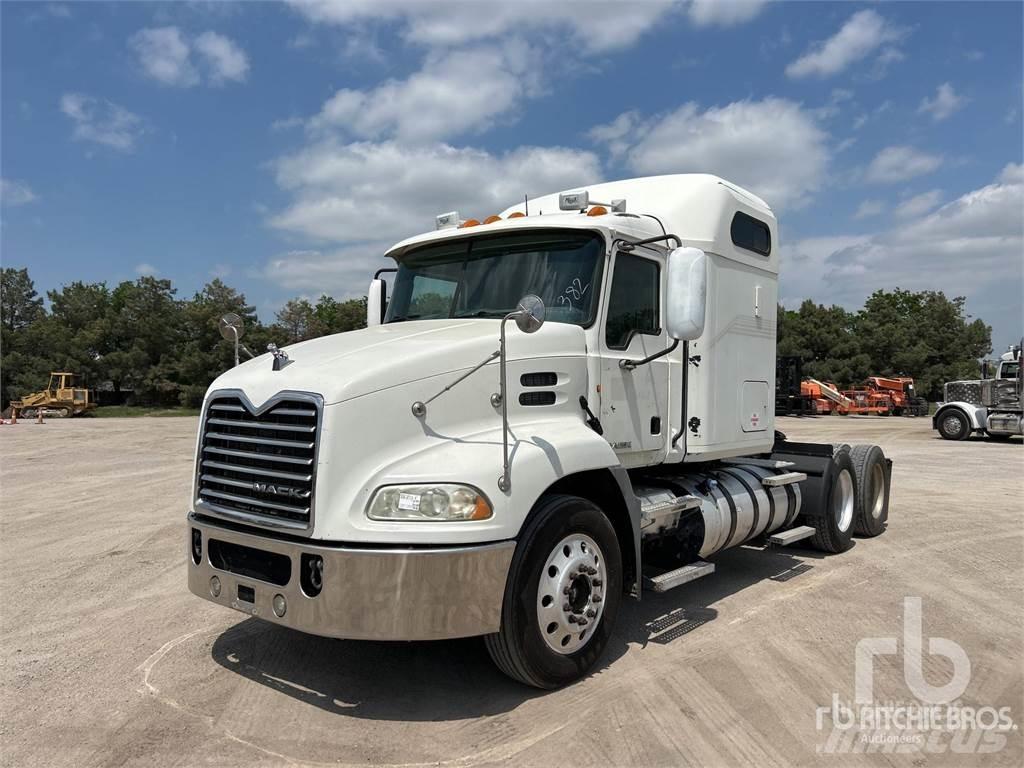 Mack CXU613 Dragbilar