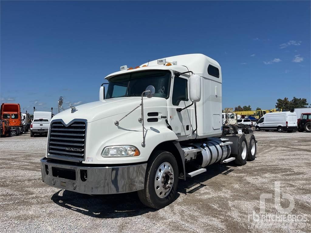 Mack CXU613 Dragbilar