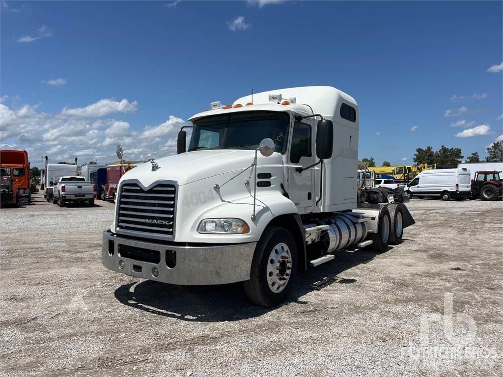 Mack CXU613 Dragbilar