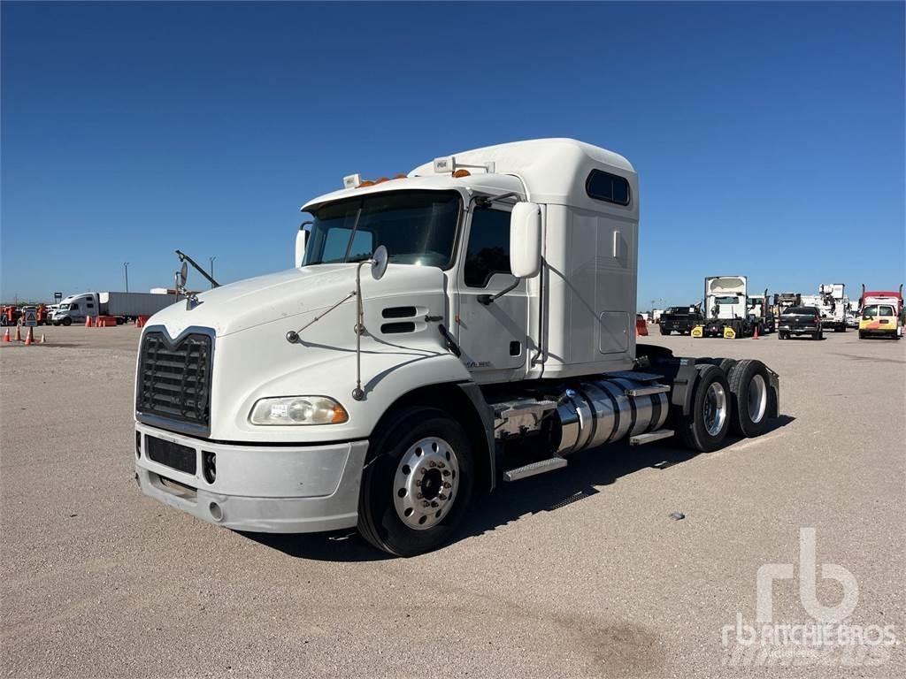 Mack CXU613 Dragbilar