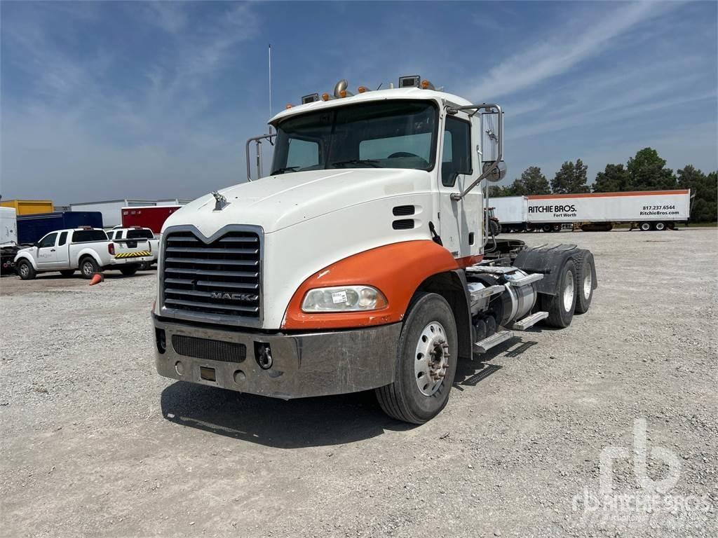 Mack CXU613 Dragbilar