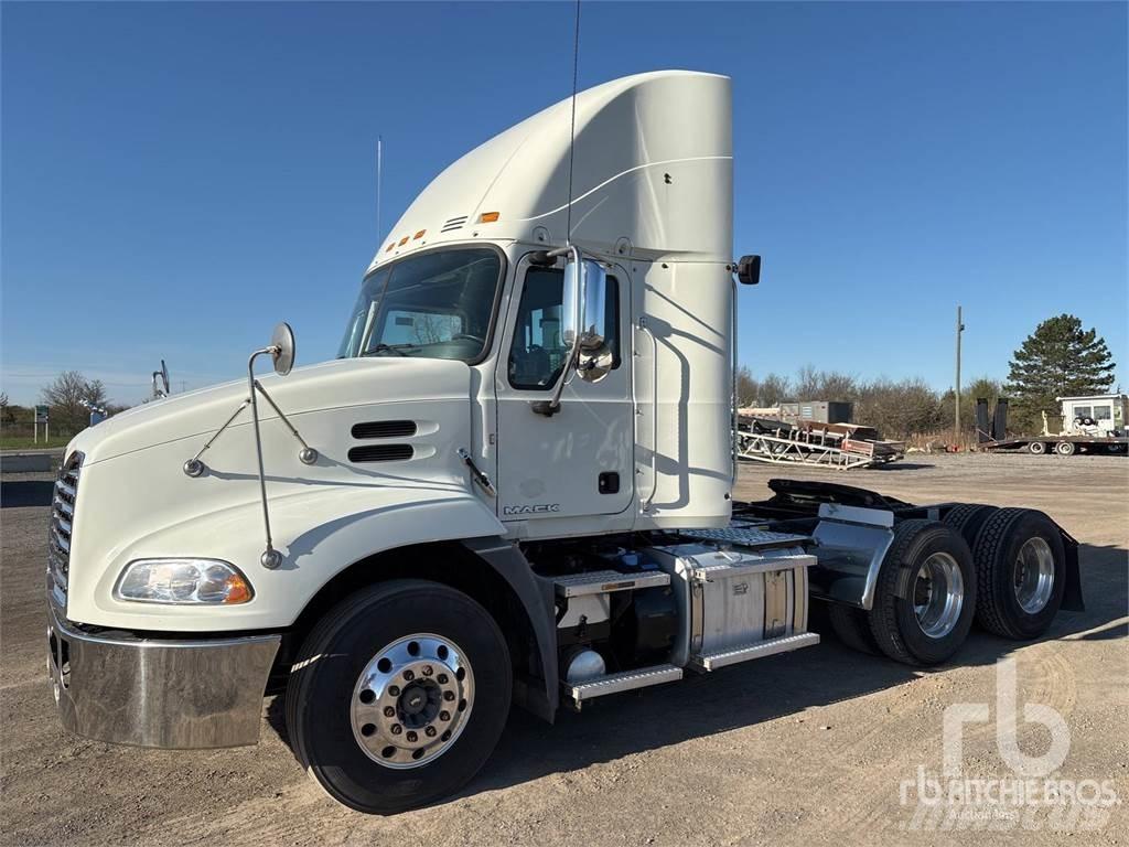 Mack CXU613 Dragbilar