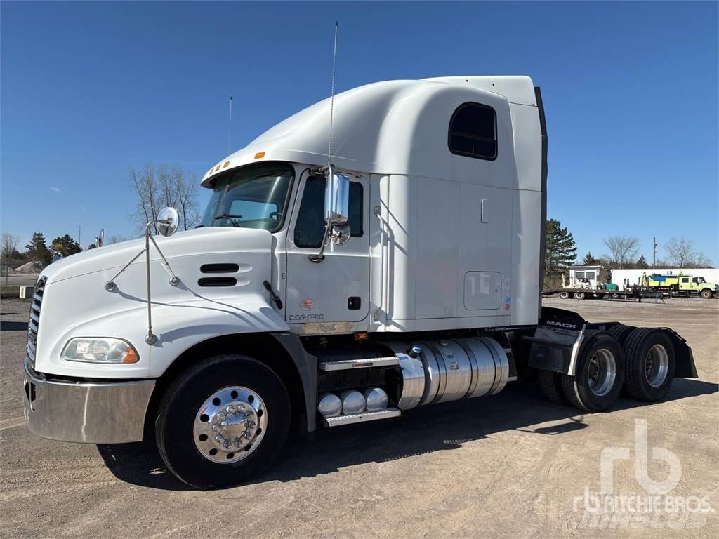 Mack CXU613 Dragbilar