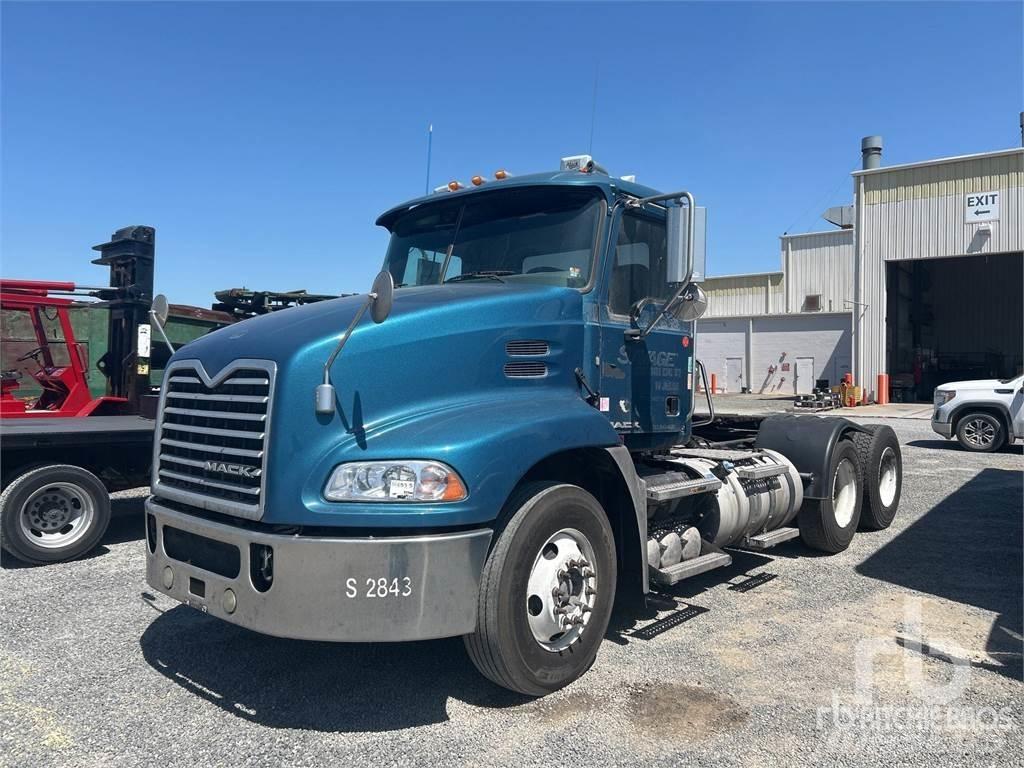 Mack CXU613 Dragbilar