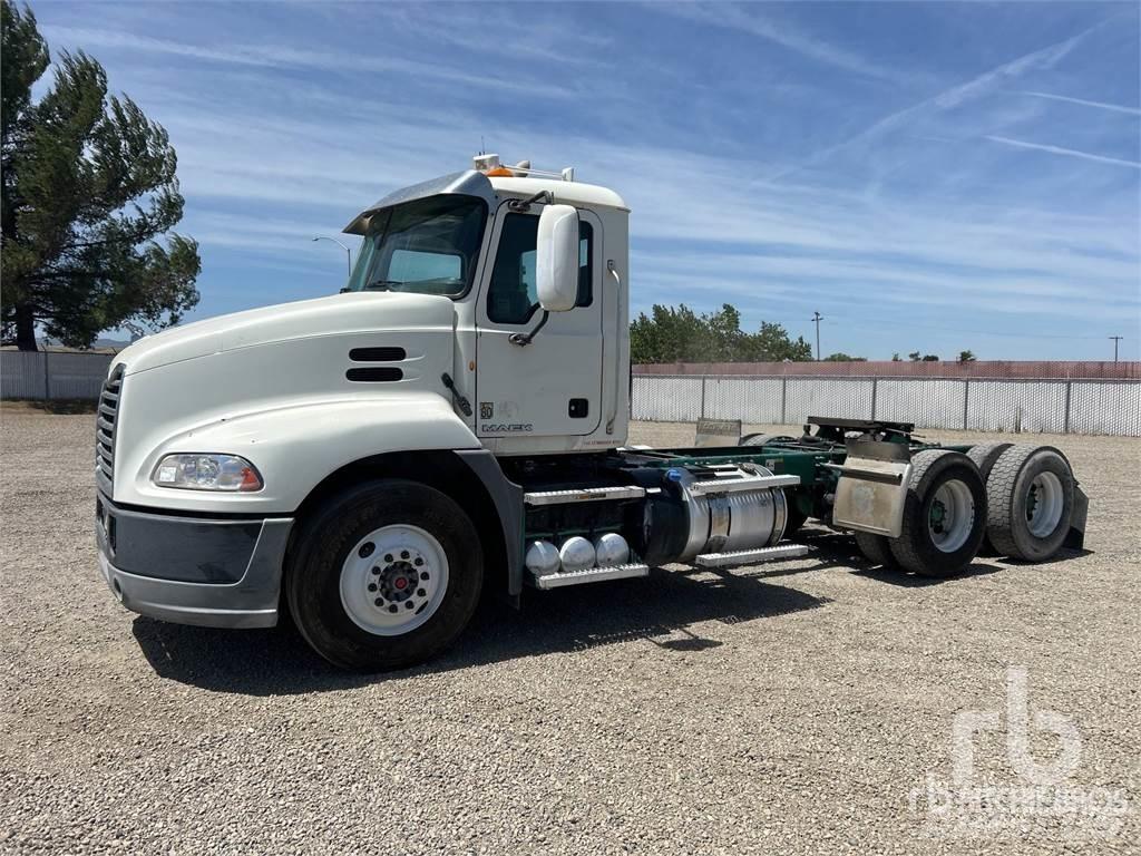Mack CXU613 Dragbilar