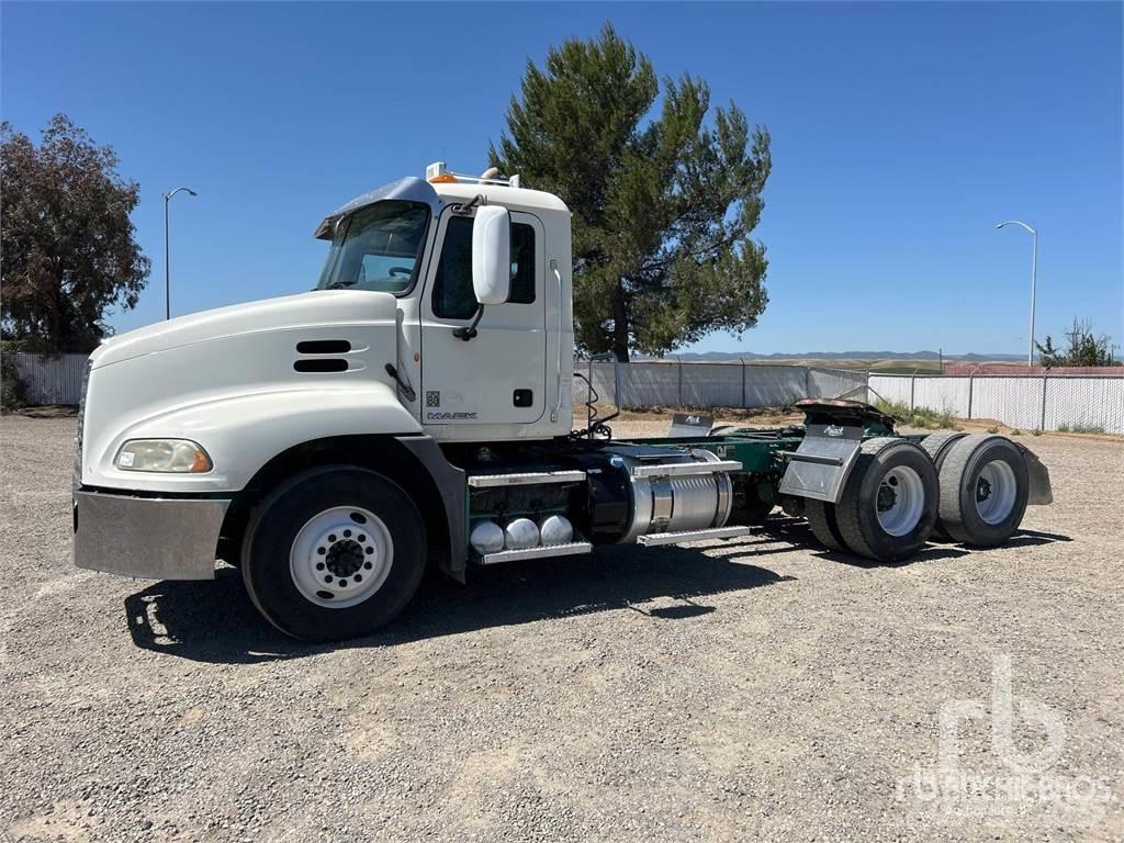 Mack CXU613 Dragbilar