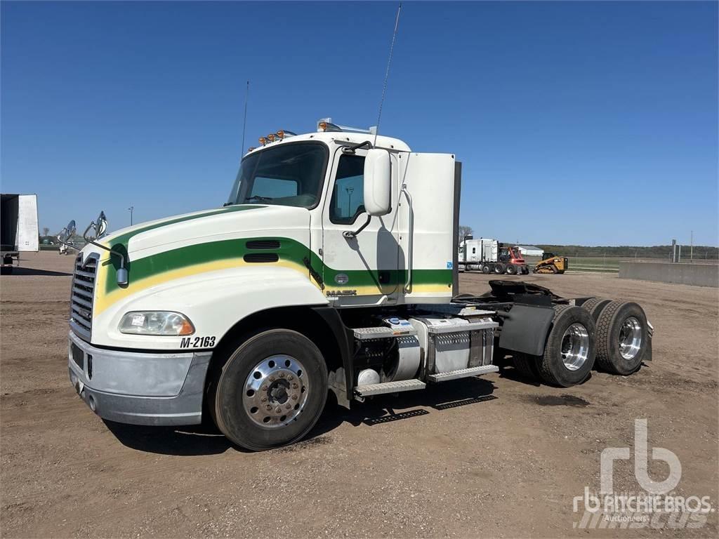 Mack CXU613 Dragbilar