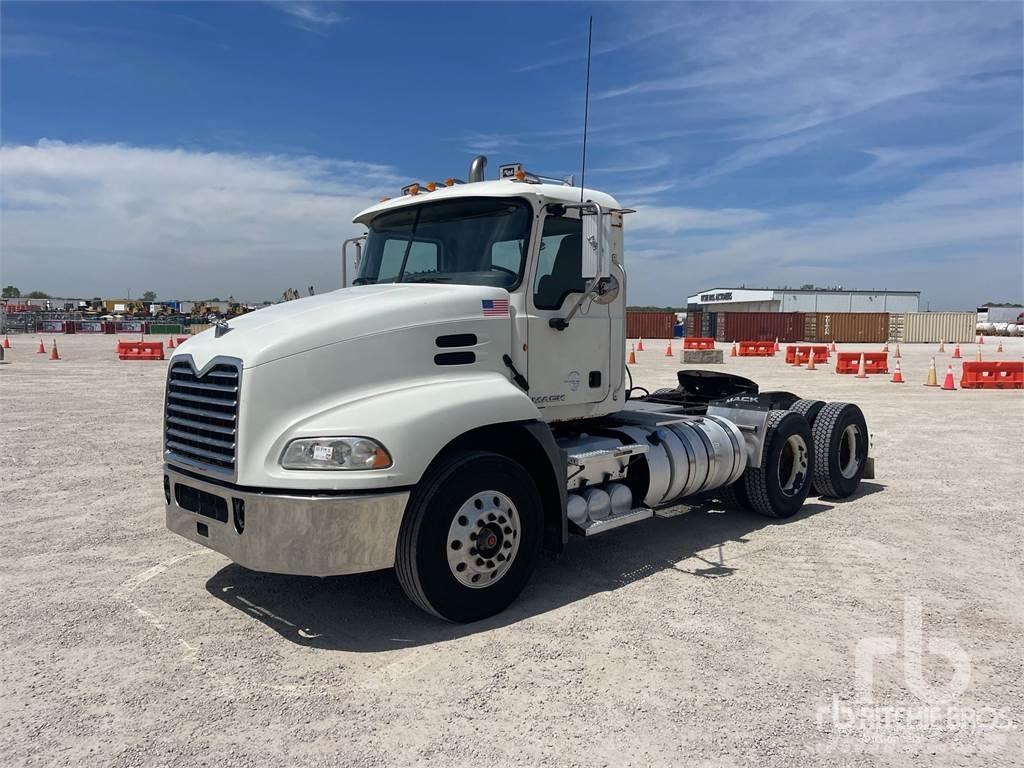 Mack CXU613 Dragbilar