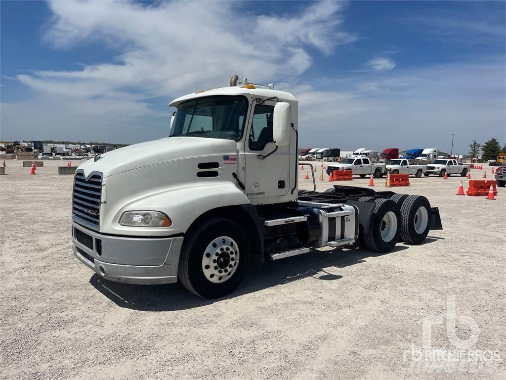 Mack CXU613 Dragbilar