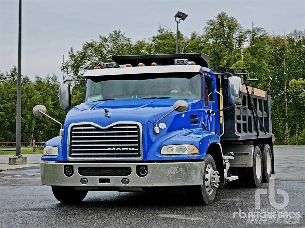 Mack CXU613T Tippbilar