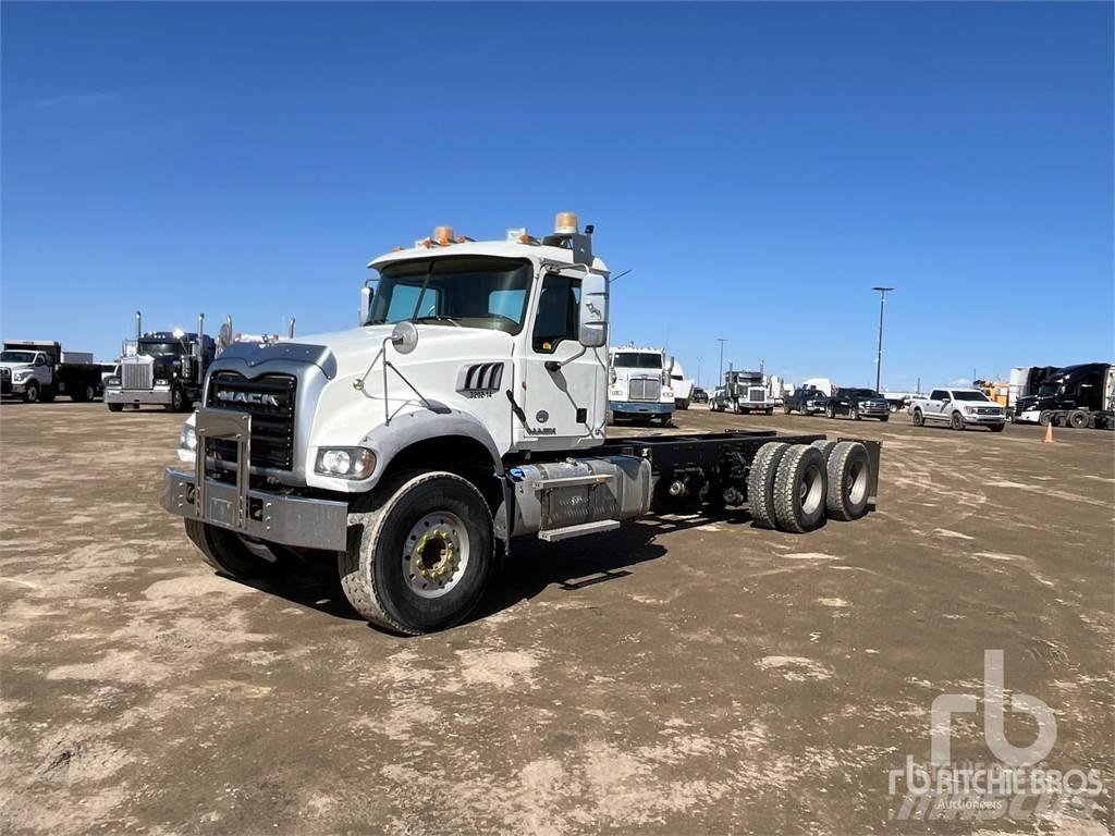 Mack GU433 Chassier
