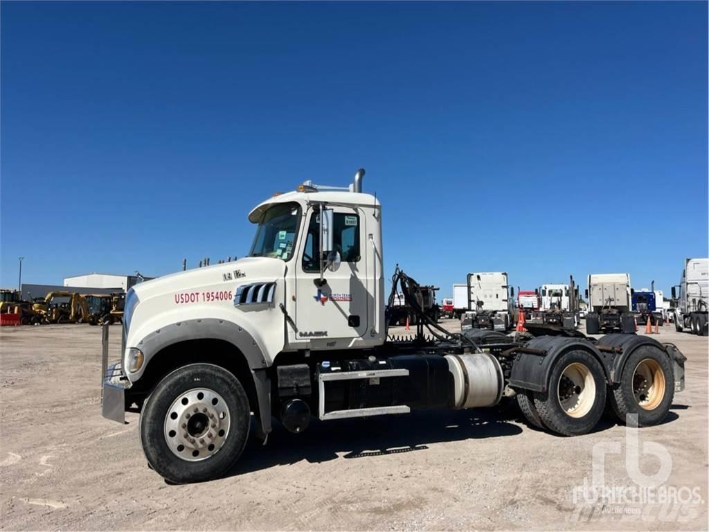 Mack GU713 Dragbilar