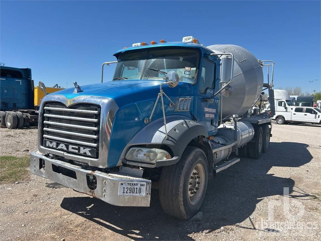 Mack GU813 Cementbil