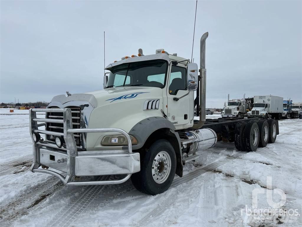 Mack GU814 Chassier