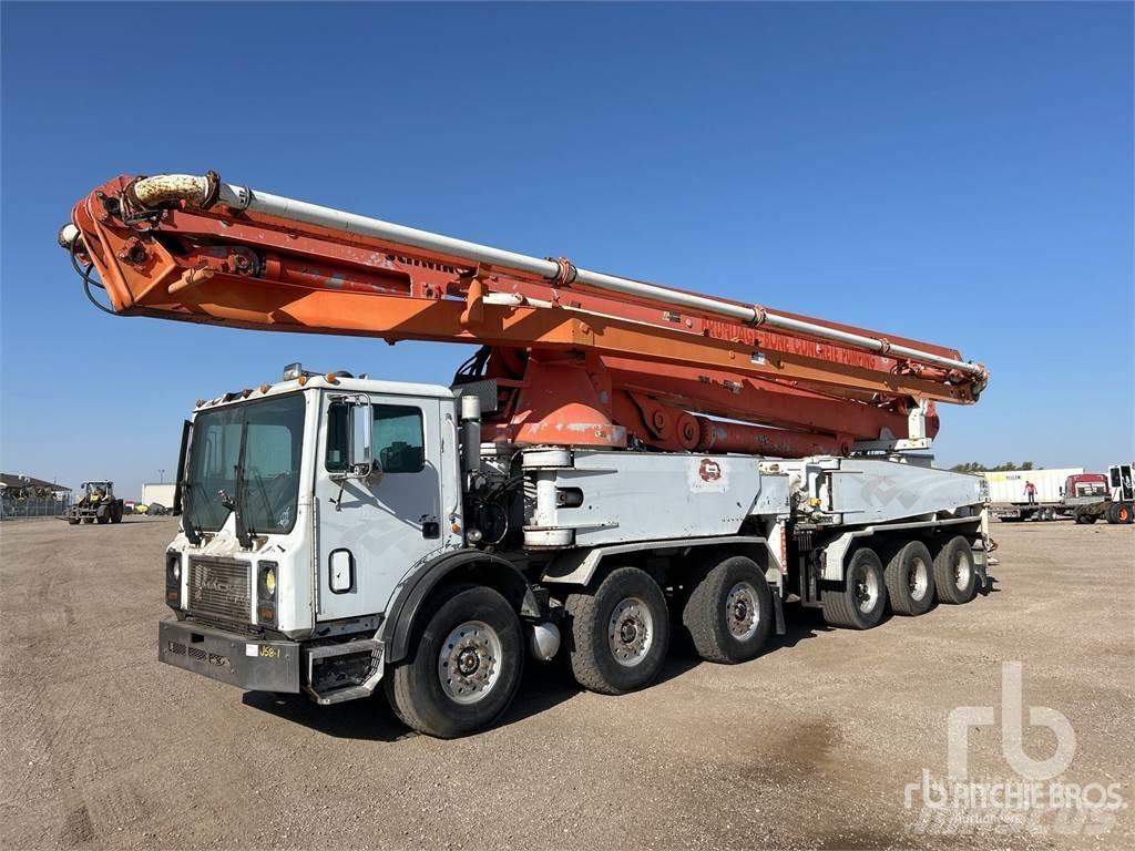 Mack MR688S Cementbil