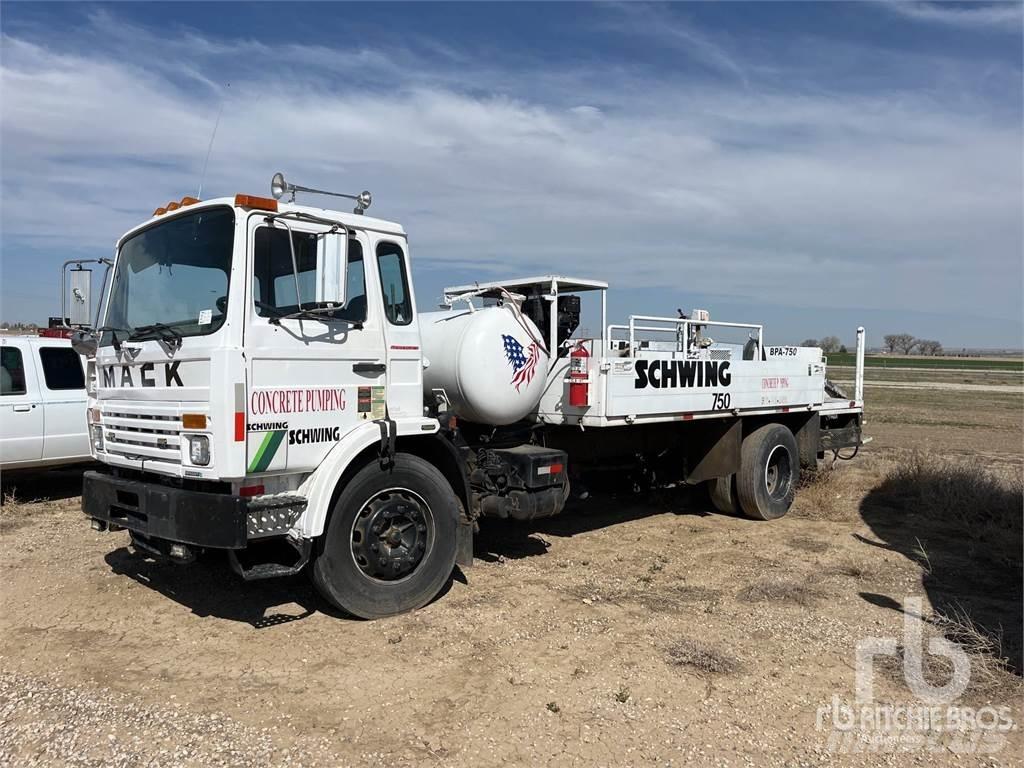 Mack MS200 Cementbil