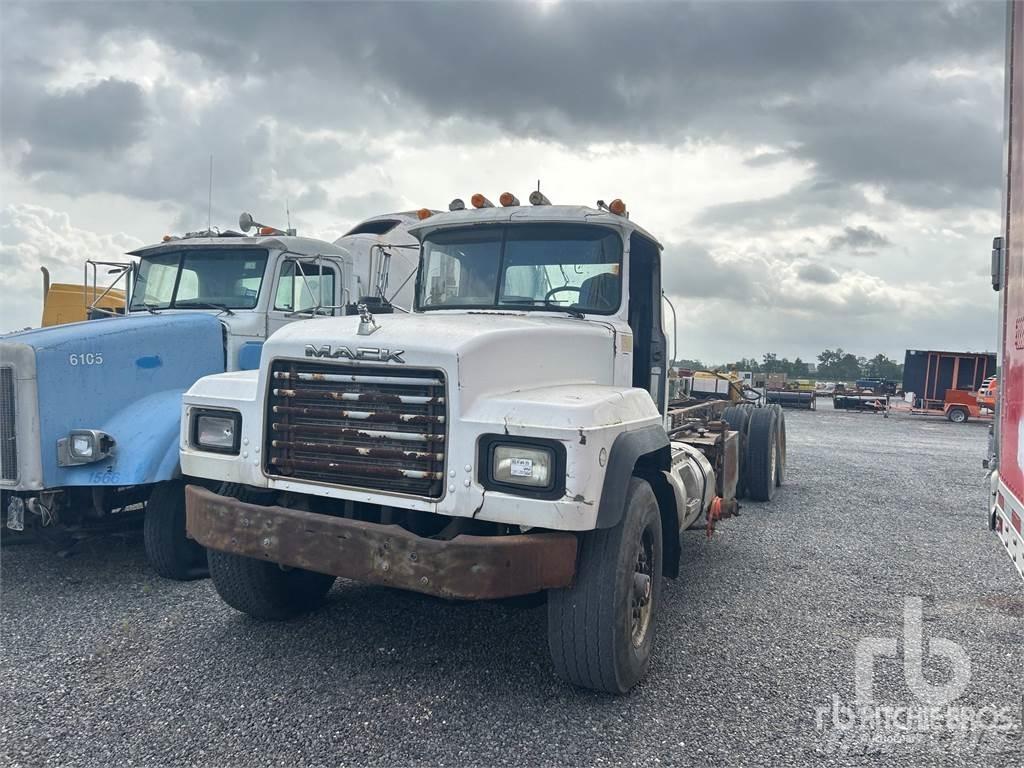 Mack RD688S Chassier