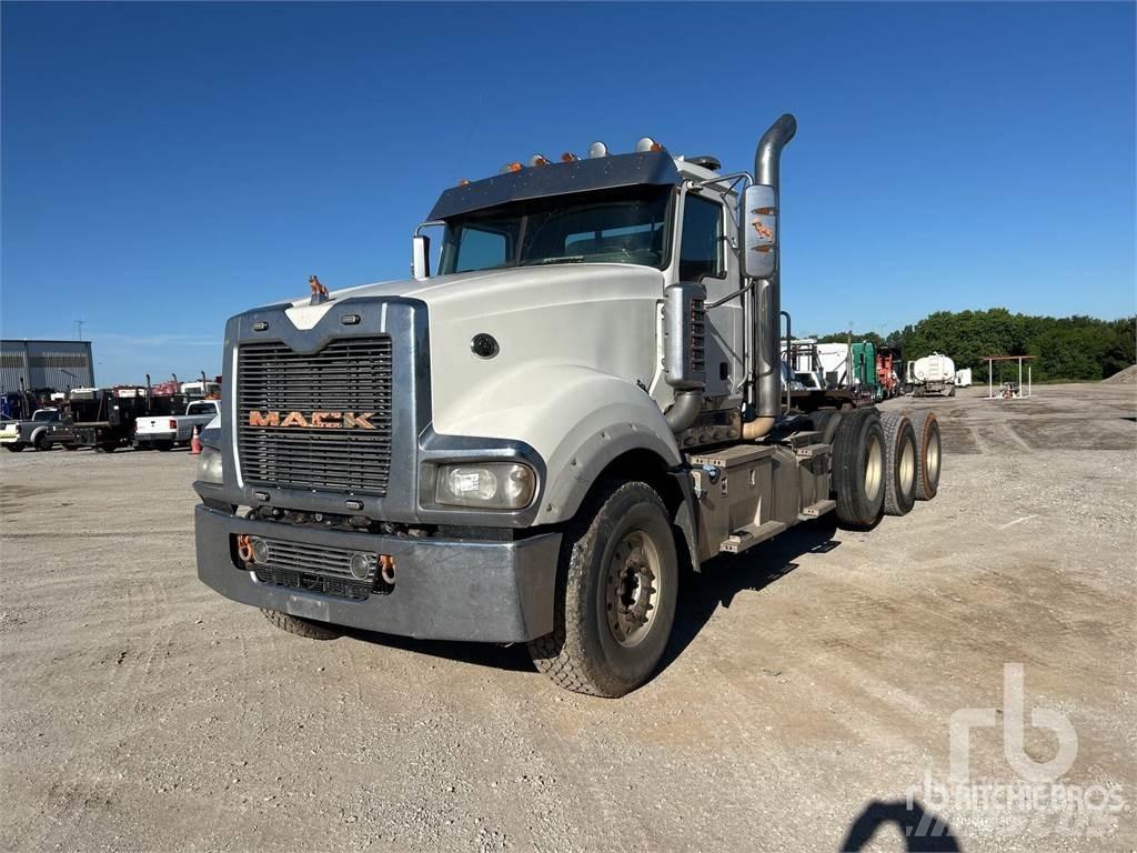 Mack TD713 Dragbilar