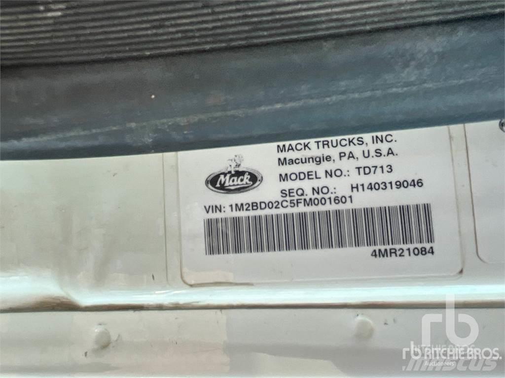 Mack TD713 Dragbilar
