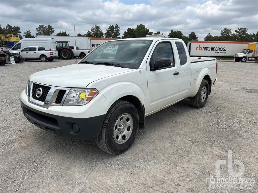 Nissan FRONTIER Flakbilar/Pickuper