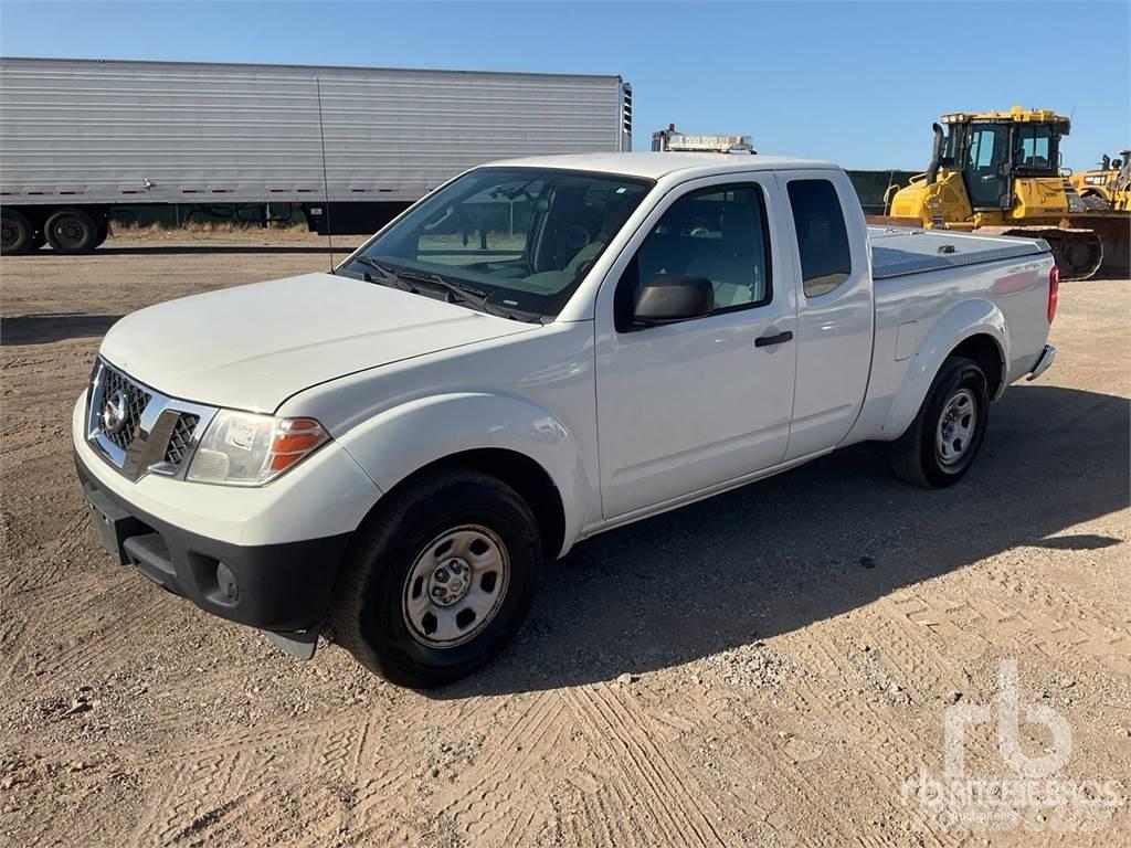 Nissan FRONTIER Flakbilar/Pickuper