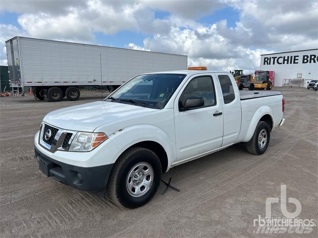 Nissan FRONTIER Flakbilar/Pickuper