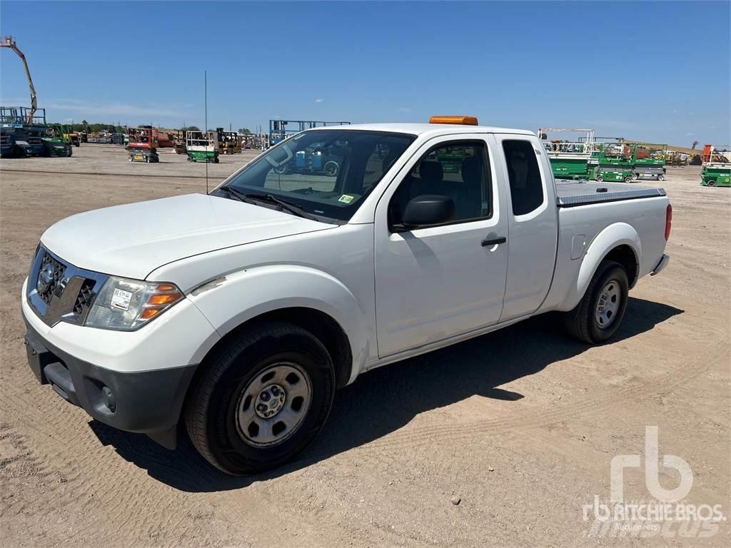 Nissan FRONTIER Flakbilar/Pickuper