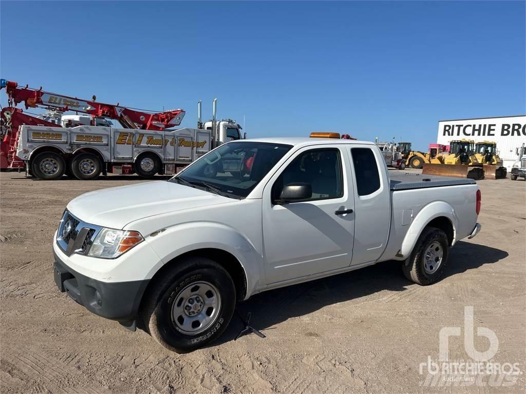 Nissan FRONTIER Flakbilar/Pickuper