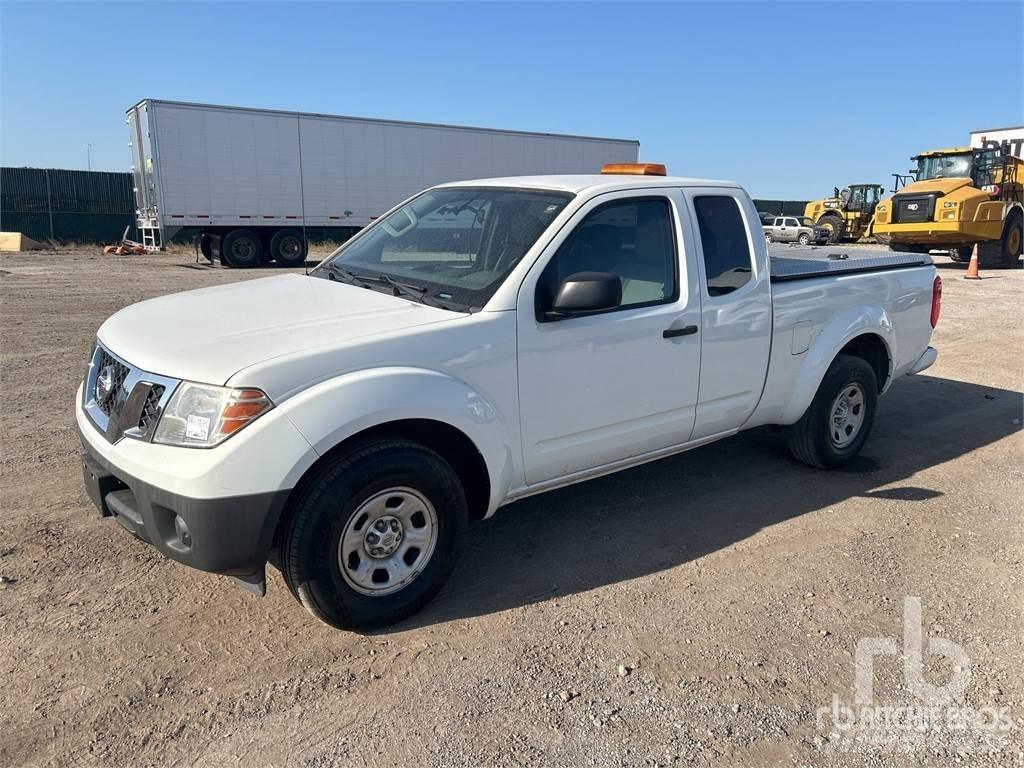 Nissan FRONTIER Flakbilar/Pickuper