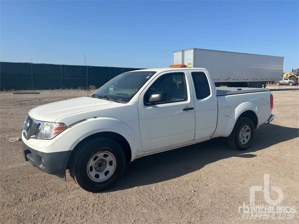 Nissan FRONTIER Flakbilar/Pickuper