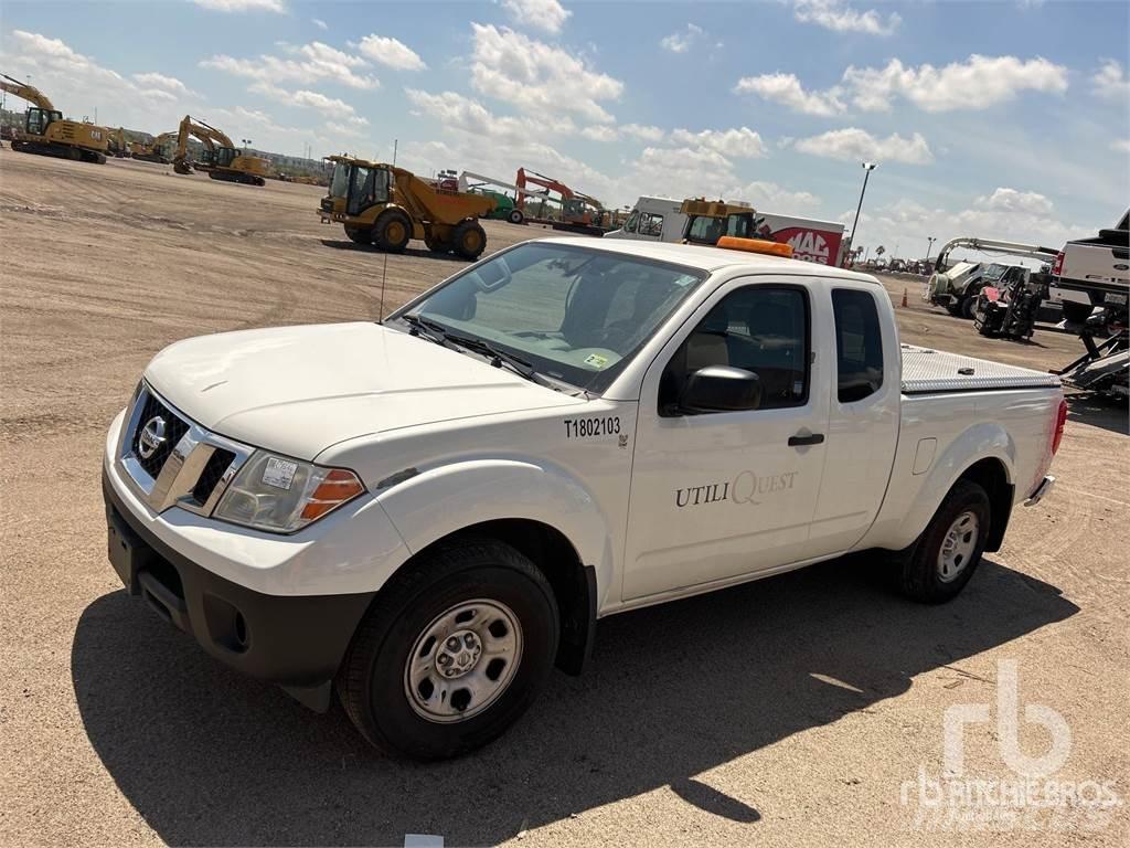Nissan FRONTIER Flakbilar/Pickuper