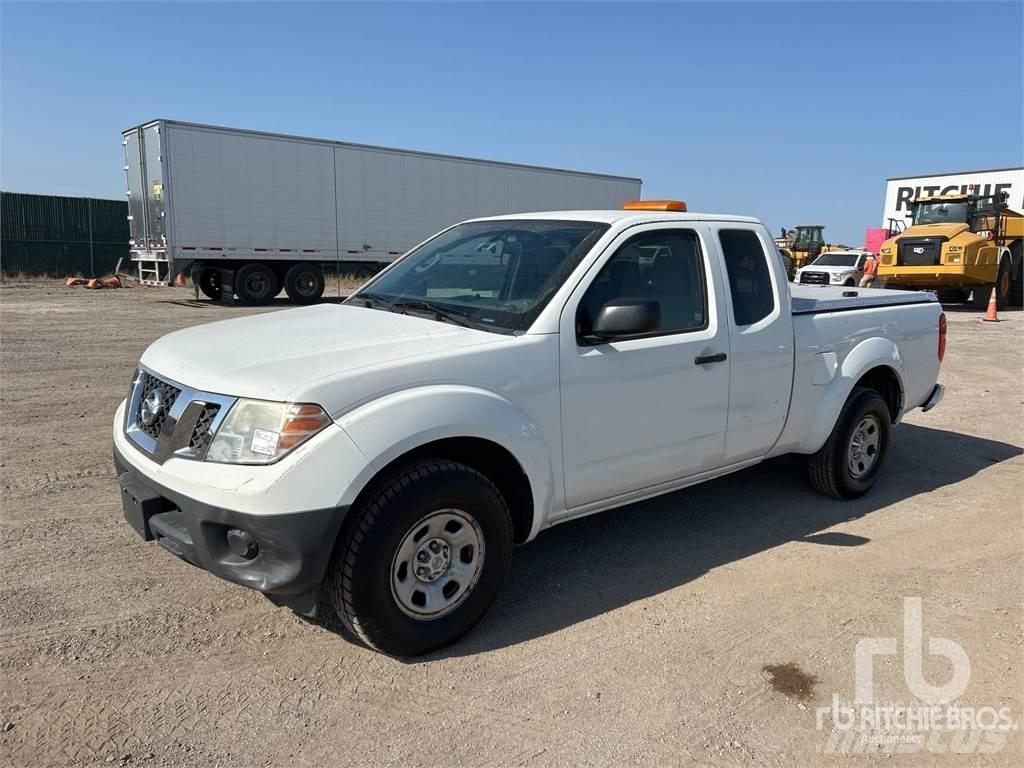 Nissan FRONTIER Flakbilar/Pickuper