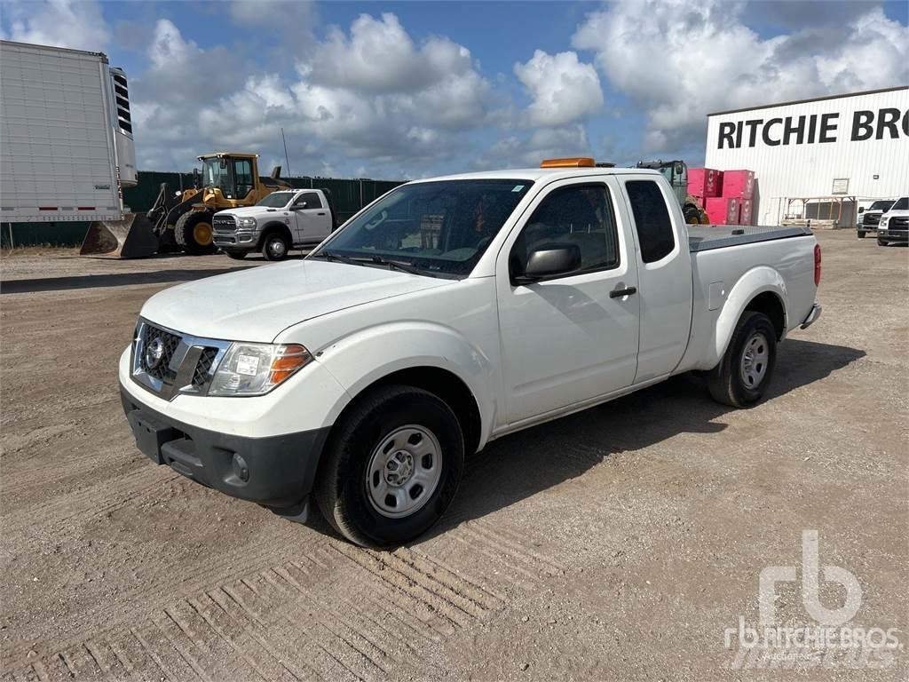 Nissan FRONTIER Flakbilar/Pickuper