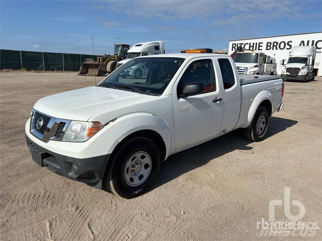 Nissan FRONTIER Flakbilar/Pickuper