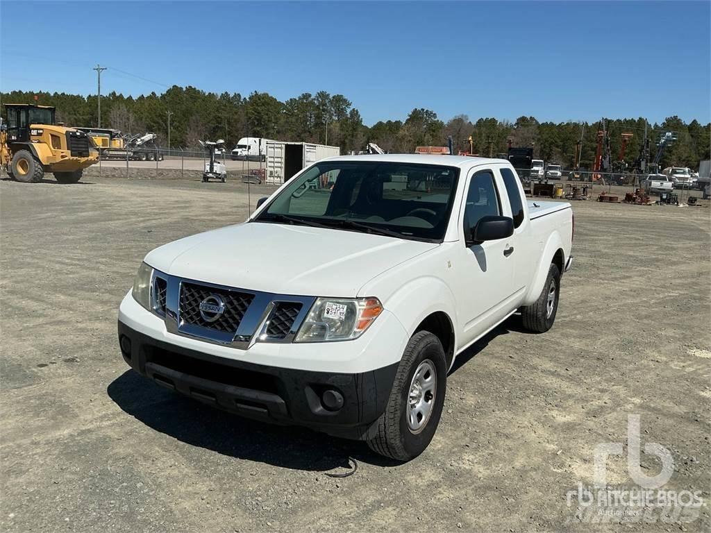Nissan FRONTIER Flakbilar/Pickuper
