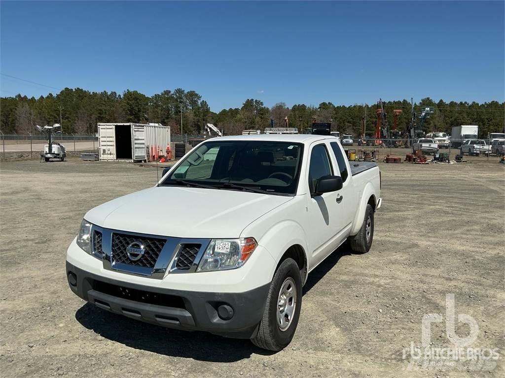 Nissan FRONTIER Flakbilar/Pickuper