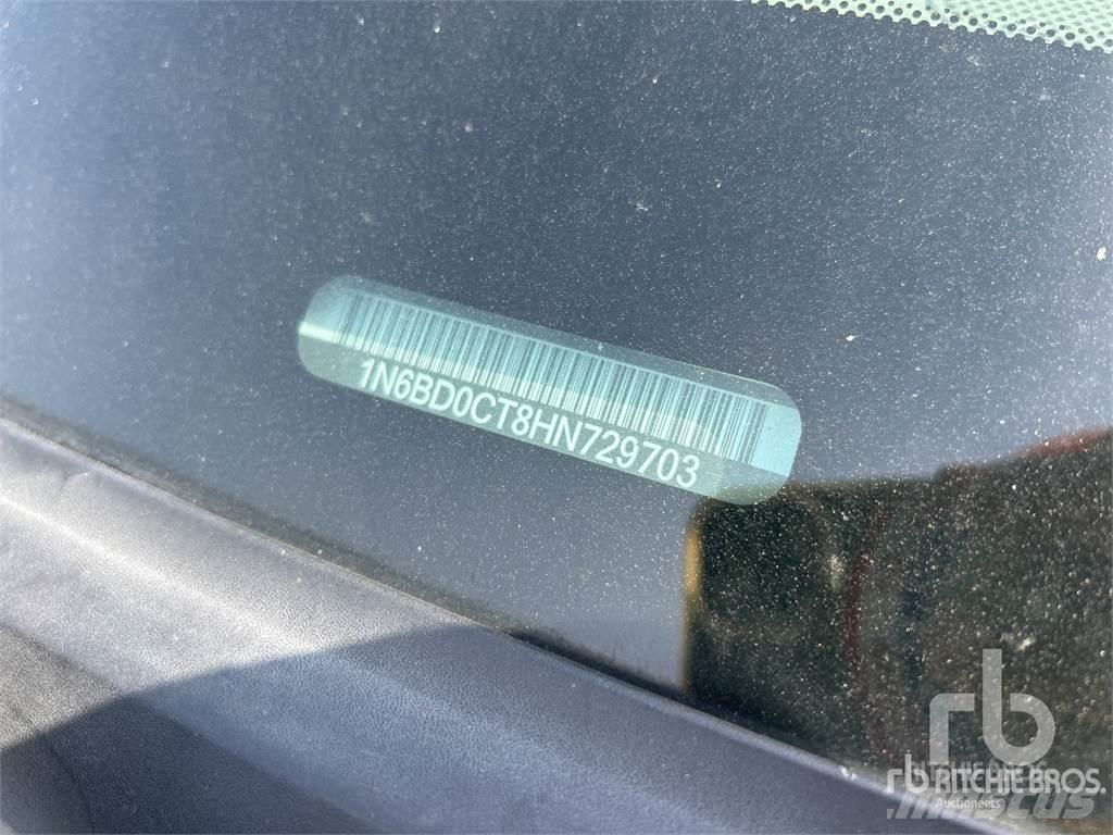 Nissan FRONTIER Flakbilar/Pickuper