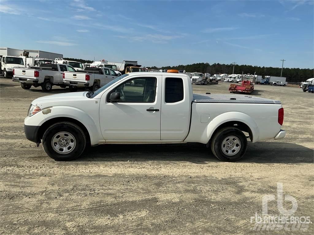 Nissan FRONTIER Flakbilar/Pickuper