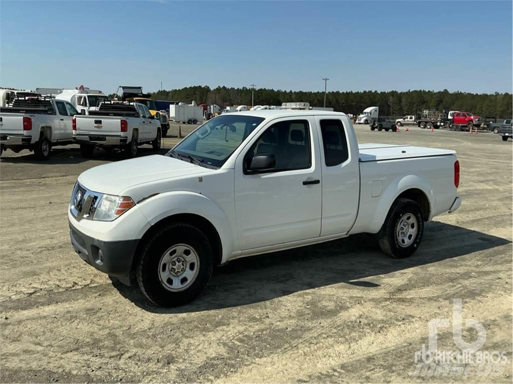 Nissan FRONTIER Flakbilar/Pickuper