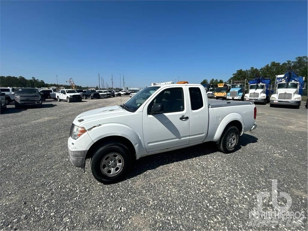 Nissan FRONTIER Flakbilar/Pickuper