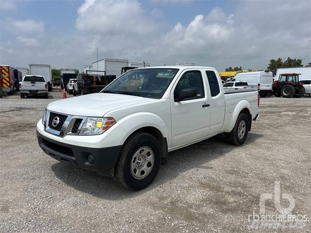 Nissan FRONTIER Flakbilar/Pickuper