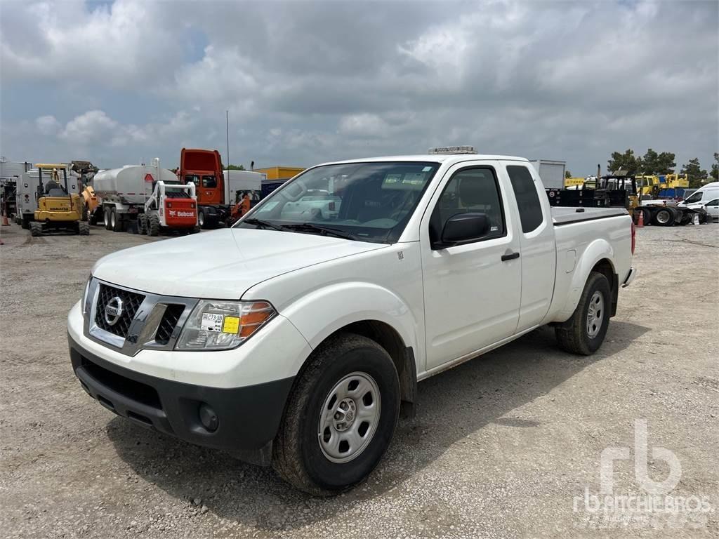 Nissan FRONTIER Flakbilar/Pickuper