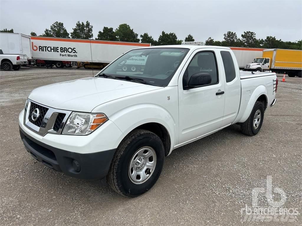 Nissan FRONTIER Flakbilar/Pickuper