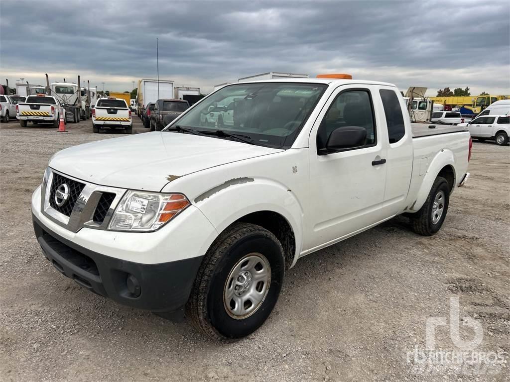 Nissan FRONTIER Flakbilar/Pickuper