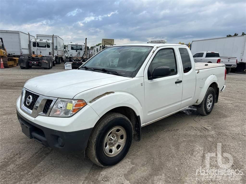 Nissan FRONTIER Flakbilar/Pickuper