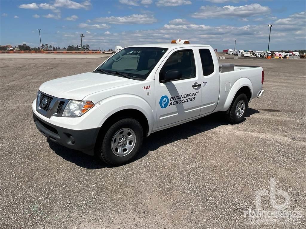 Nissan FRONTIER Flakbilar/Pickuper